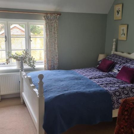 Characterful Cotswold Cottage Cirencester Exteriör bild